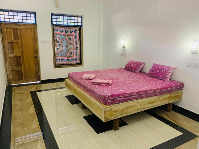 Bedroom 2, Laughing Leopard Trinco, Trincomalee Town and Gravets