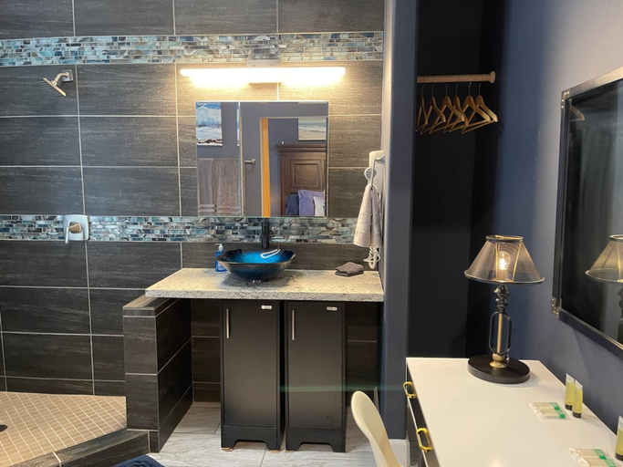 Bathroom 3, Coastal Retreat Near Pleasure Pier & Beach, Galveston