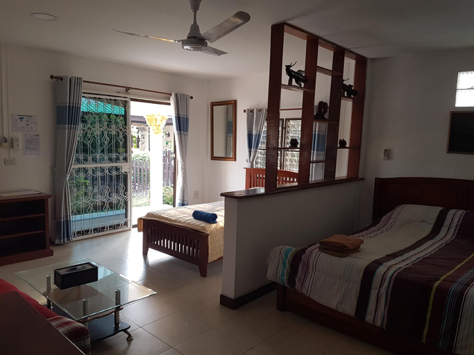 Bedroom 2, Ryans Resort, Phrasat