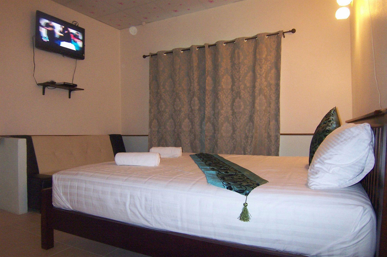 Bedroom 2, Airport Overnight Hotel, Phuket Island