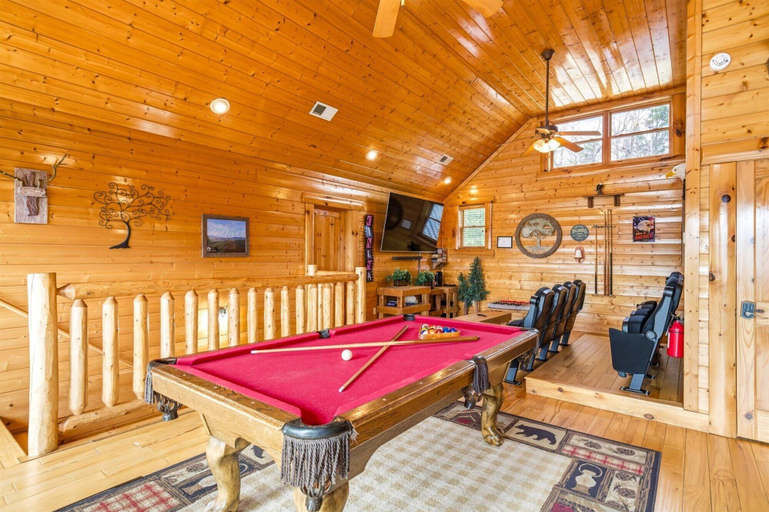 Game room 2, Red, White and The View, Sevier