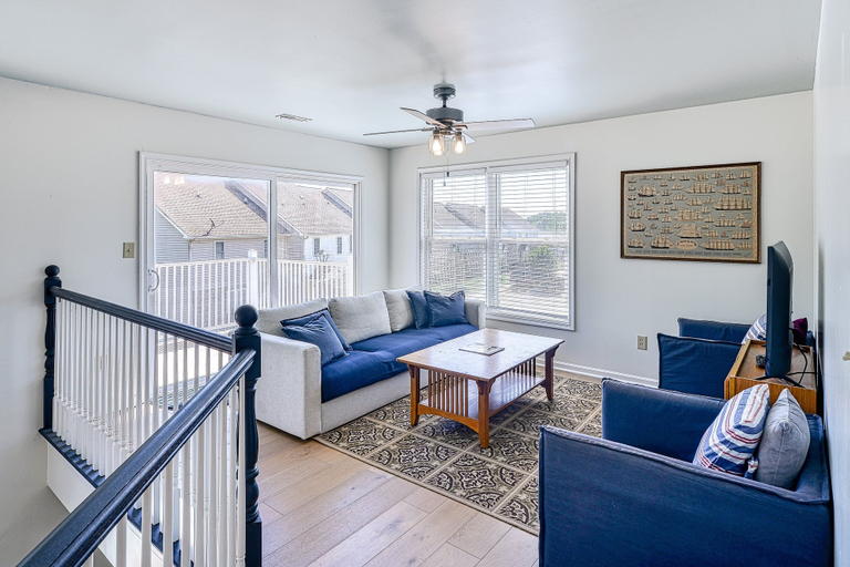 Living area 4, Three-story Lakefront Home w/ Covered Boat Slip, and Tennis/pickleball Access, Louisa