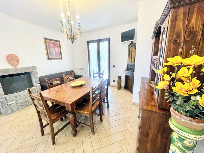 Dining room 3, Charming Villa in Umbria - Sleeps 16 - Lake View - Pool, Jacuzzi and Events Room, Viterbo