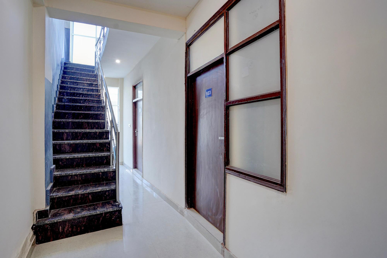 Lobby 3, Via Metro Inn, Gautam Buddha Nagar