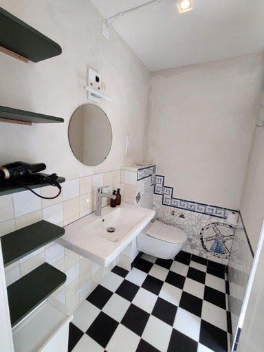 Bathroom 3, B&B House of Straw Amsterdam, Amsterdam