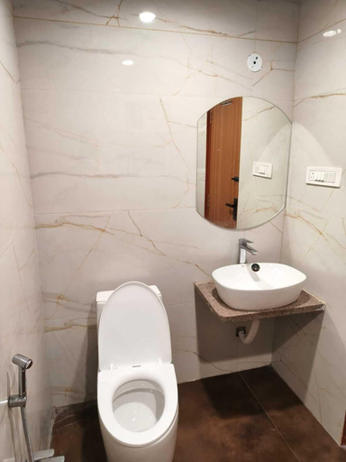 Bathroom 5, Shubh Ratna Resort, Ujjain