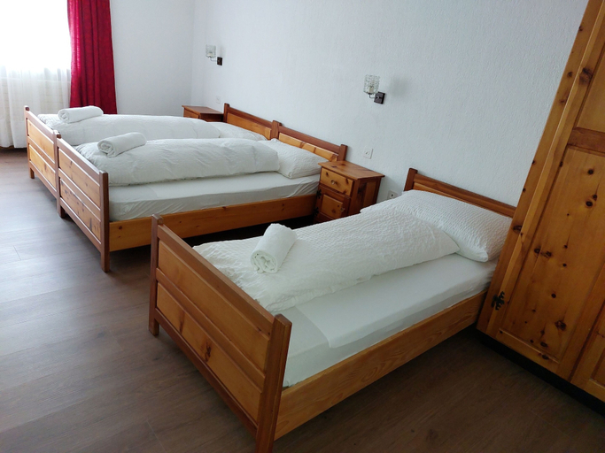 Bedroom 2, B&B Alpenrösli, Visp