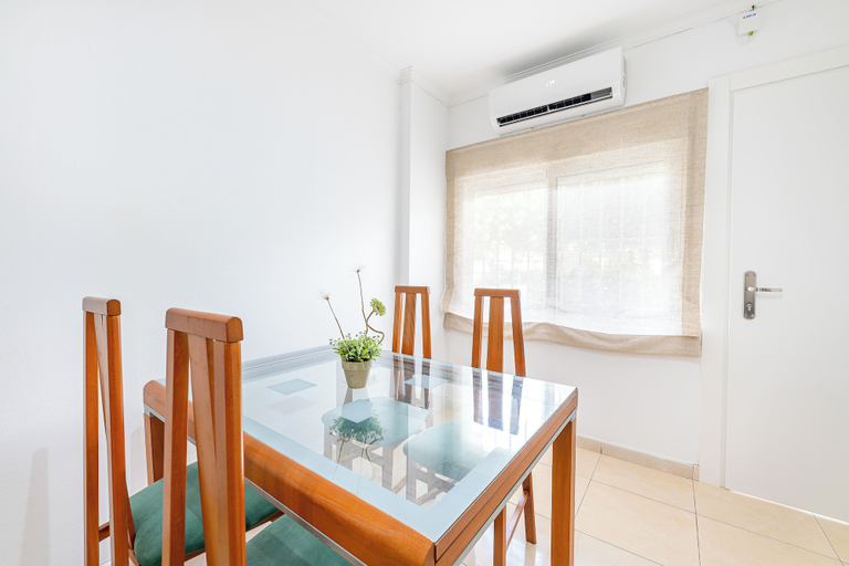 Dining room, Spain Breaks - 2 bed apt With 2 Pools, Airco, Wifi, Málaga