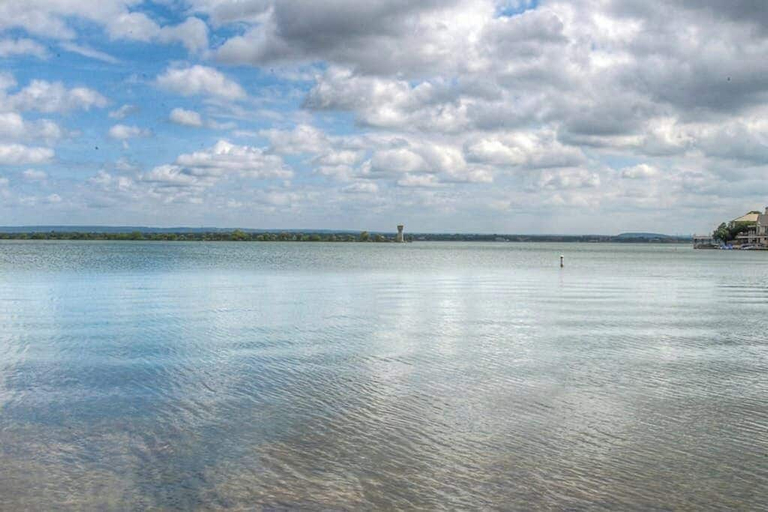 Lake 3, Waterfront Condo With Furnished Balcony, Central AC, & Washer/dryer, Llano