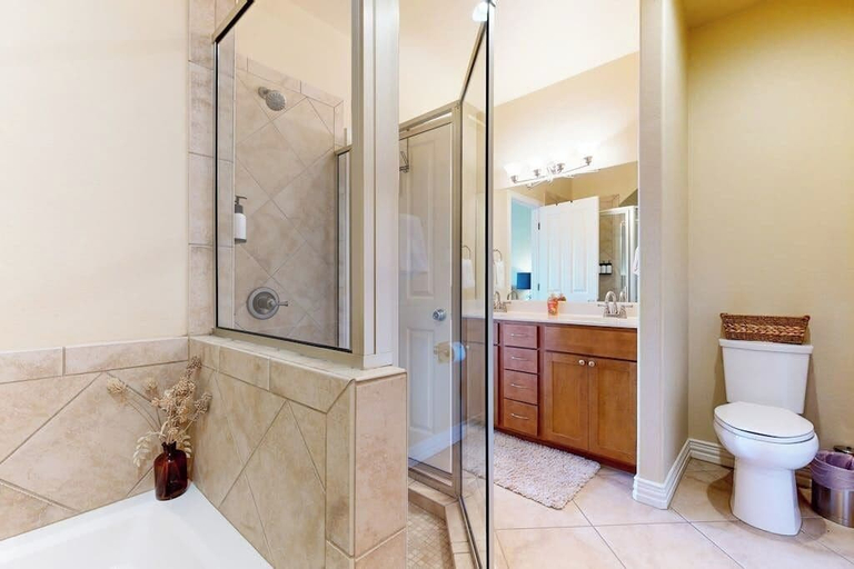 Bathroom 5, Waterfront Home With Game Room, Decks, Pool, Smart Tvs, Kayaks, & Gas Grill, Llano
