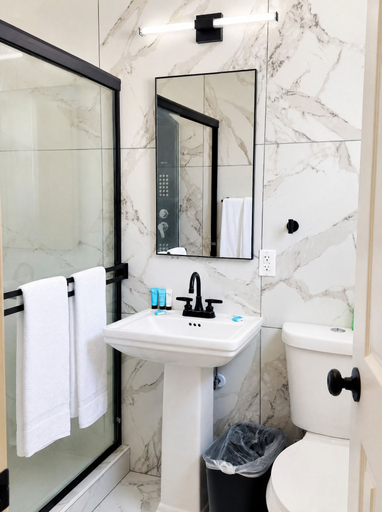 Bathroom 4, Paradise Inn, Cape May
