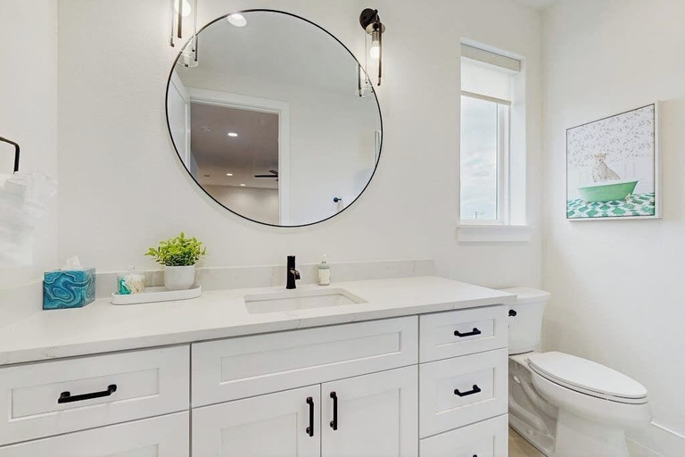 Bathroom 3, Multilevel Spacious Home With Water Access, Full Kitchen, Balcony and BBQ, Llano