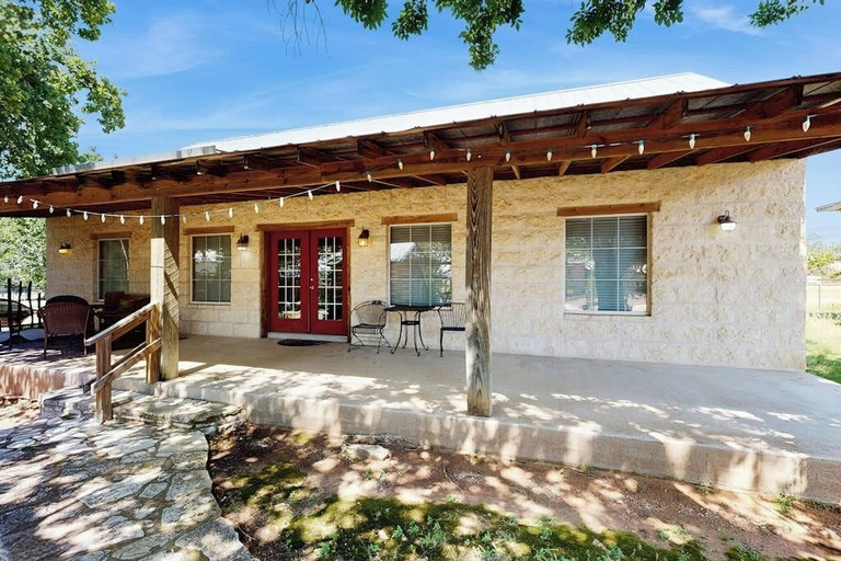 Exterior 4, Plush Dog-friendly Suite on Hwy 290 Wine Trail, Gillespie