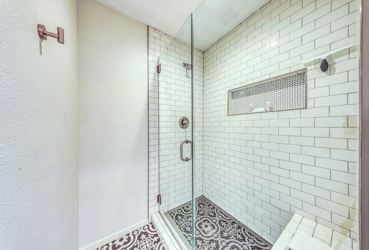 Bathroom 5, Peaceful Riverfront Home With Enclosed Yard - Walk to the River, Williamson