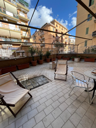 Outdoor dining, Mikasa Cornelia, Rome