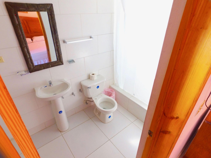 Bathroom, Best Time Hotel, Port-au-Prince