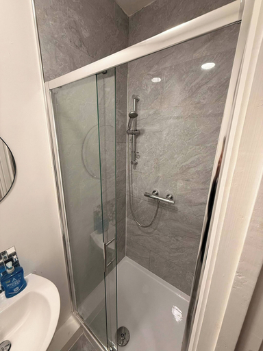 Bathroom 4, Stylish Dream Home With 4 En-suite Bedrooms, Sefton