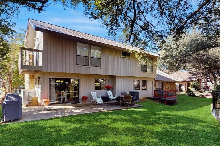 Exterior 3, Cozy Dog-friendly Home With Full Kitchen, Patio & Backyard, Close to Golf Course, Llano