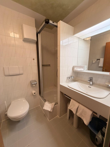 Bathroom 3, Hotel Bergheimat, Berchtesgadener Land