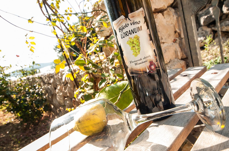 5, APARTMANI LORANUM, Marina
