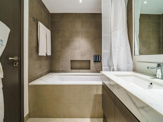Bathroom 3, Incredible Waterfront Apt with Panoramic Views, Dubai