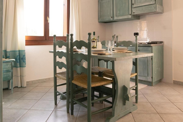 Dining 2, Idyllic Residence Cala Viola No1412, Nuoro