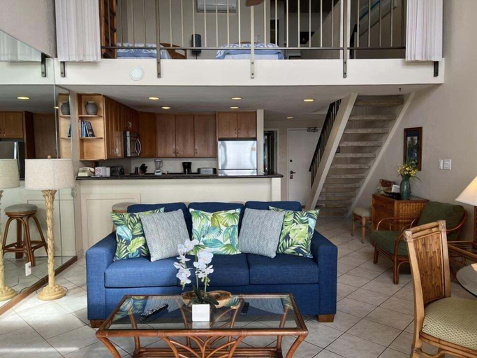 Living area 2, Point Oceanfront 2BR Loft with Views - Unit C05, Maui