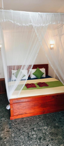 Bedroom, Ella Shali's home, Ella