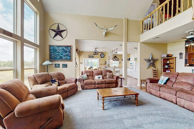 Living area 2, Waterfront Home With Kayak, View, Fire Pit & Wifi - Dog-friendly, Llano