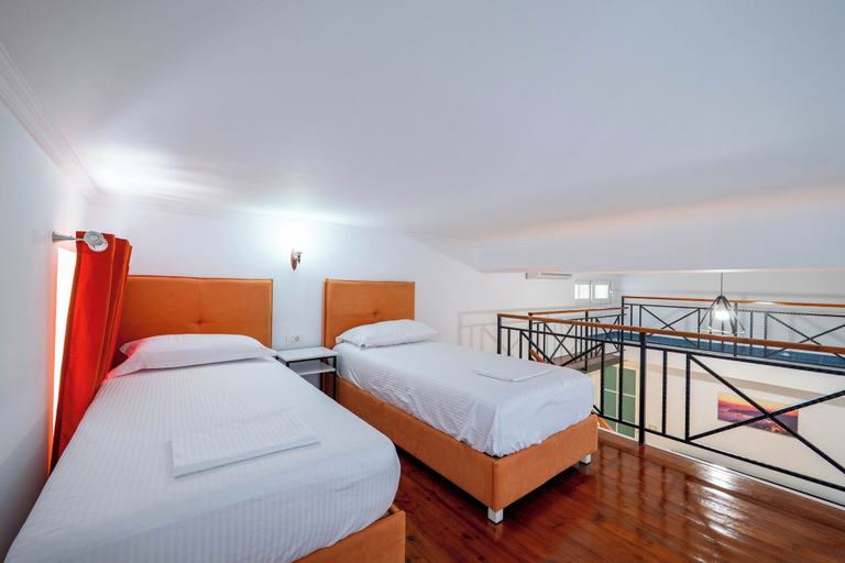 Others 5, Crown Deluxe Apartments, Sarandës