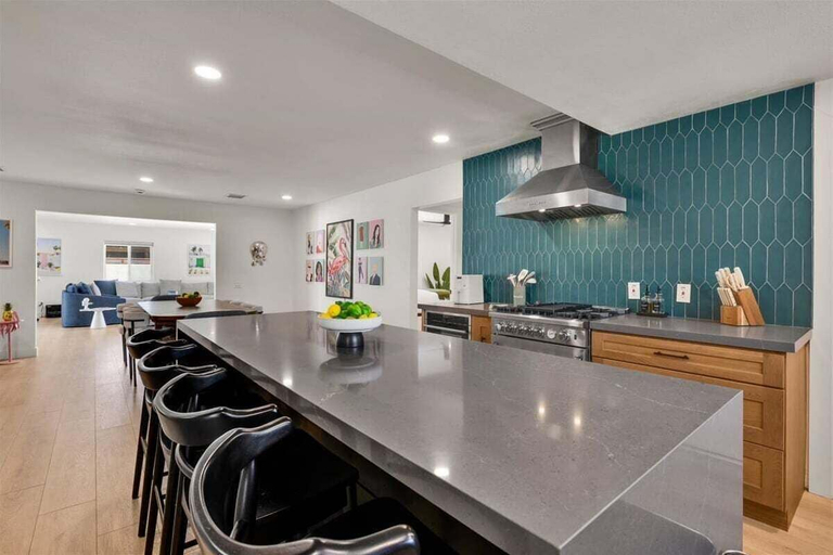 Private kitchen 3, Modern Retreat 3br/2ba Designed for Both Relaxation and Productivity!, Riverside