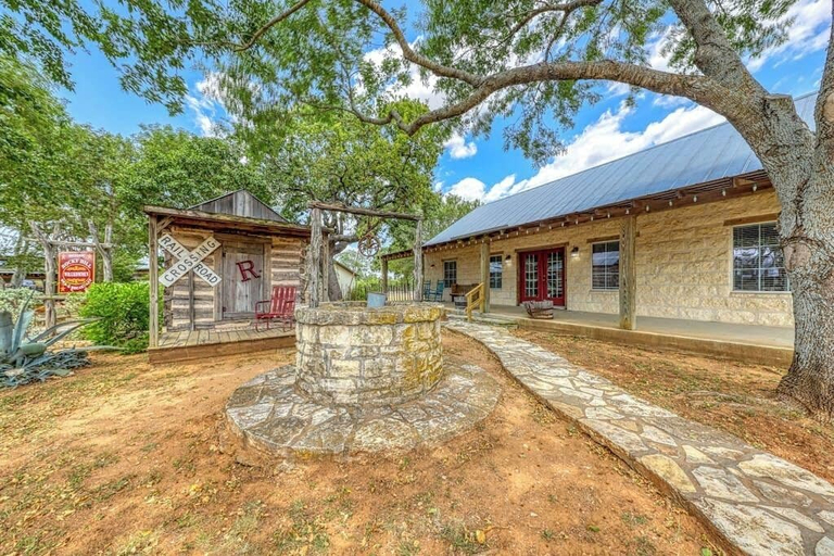 Exterior 2, Dog-friendly Cottage on Hwy 290 Wine Trail, Gillespie