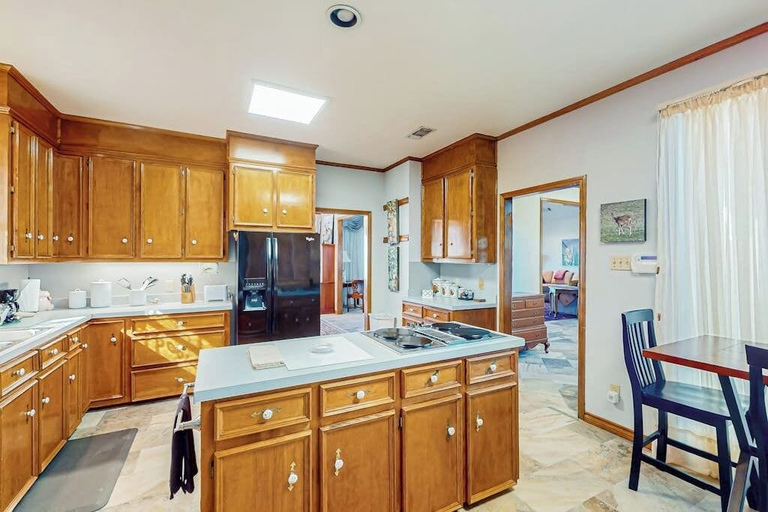 Private kitchen 2, 2-story Home With Covered Patio, Balcony, Fireplace, Streaming, Great Views, W/D, Kerr