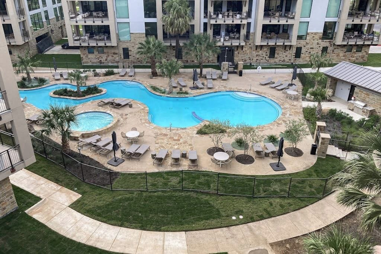 Pool, Waterfront Condo With Furnished Balcony, Central AC, & Washer/dryer, Llano