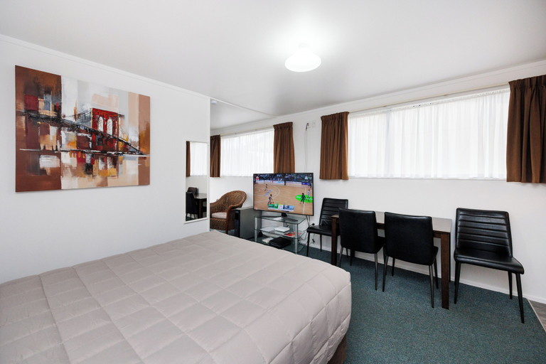 Bedroom 4, Celtic Motel, Horowhenua