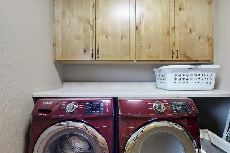 Laundry, Arva's Retreat, Burnet