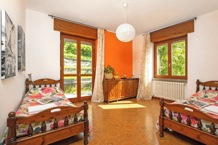 Others 1, Casa Virginia, Lecco