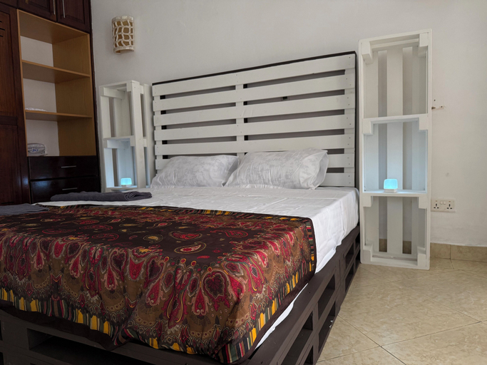 Room 3, New, Villa With a View, new Design- Pics in a few Days, Kisauni
