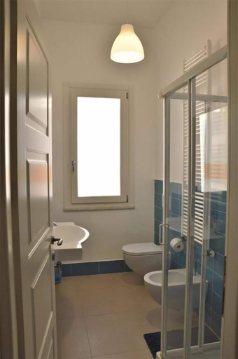 Bathroom 4, Palau Noal, Sassari