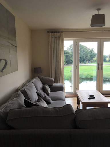 Others 4, Riverside Penthouse 2 Bed 2 Bath River Views, Cambridgeshire