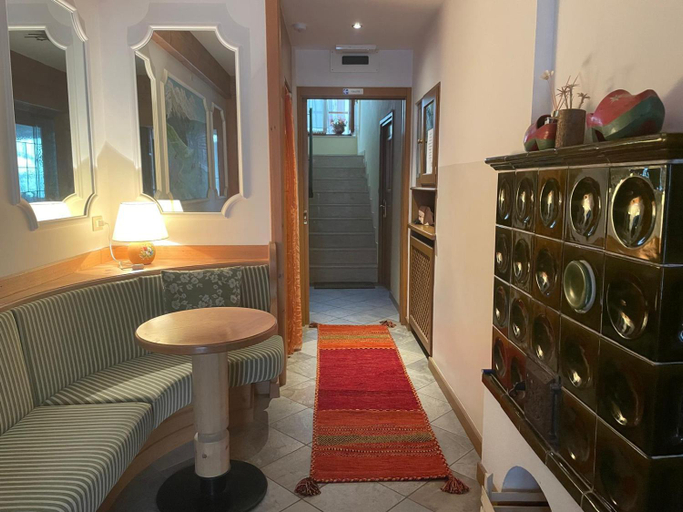 Others 2, Albergo Alpina, Trento