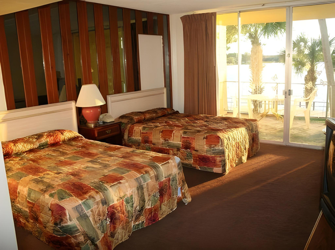 Bedroom 2, The Port Hotel and Marina, Citrus