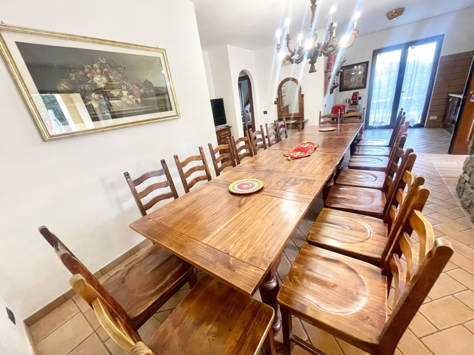 Dining room 5, Charming Villa in Umbria - Sleeps 16 - Lake View - Pool, Jacuzzi and Events Room, Viterbo