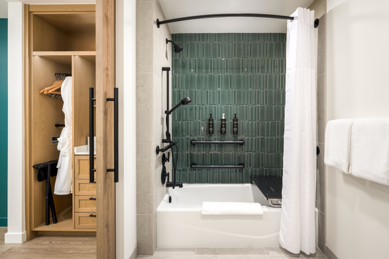Bathroom 2, Guesthouse Hotel at La Valle, San Diego