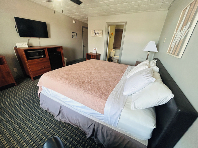 Room 4, 7 Gables Motel Burnside Near Somerset US 27, Pulaski