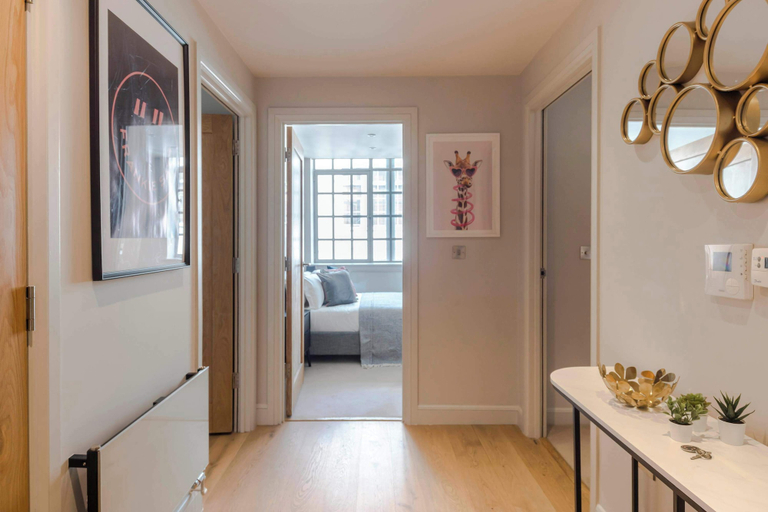 Interior, The Eyre Suite Three - Farringdon - by Frankie, London