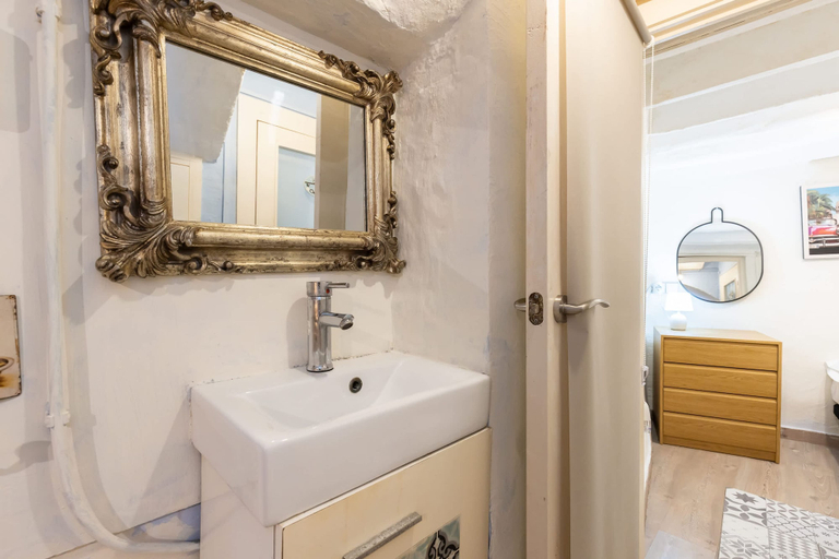 Room 4, Apartment by the Cathedral - Unik Vacation, Tarragona