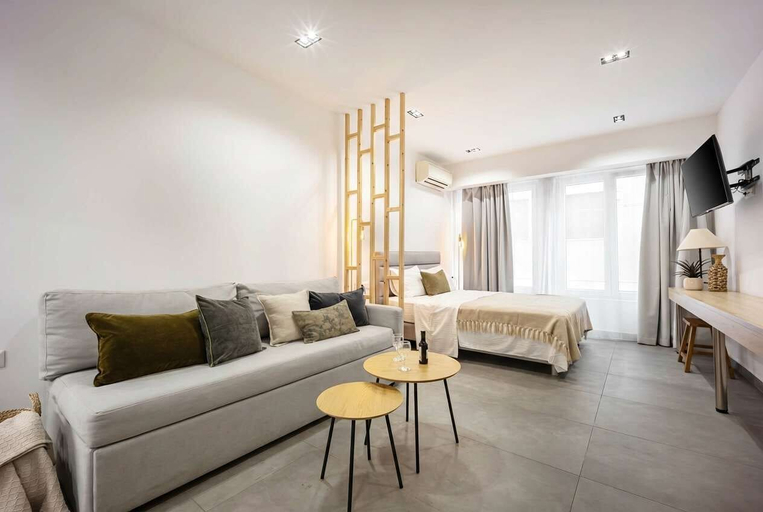 Room 4, Generous Studio Syntagma l Worn Entrance, Attica