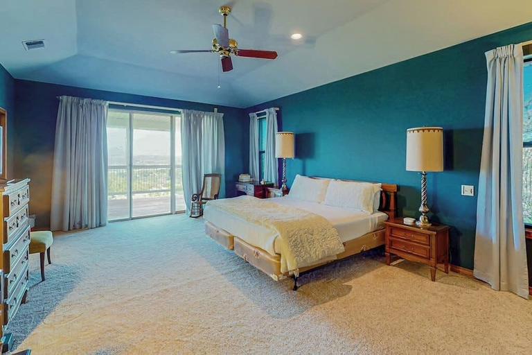 Room 3, 2-story Home With Covered Patio, Balcony, Fireplace, Streaming, Great Views, W/D, Kerr