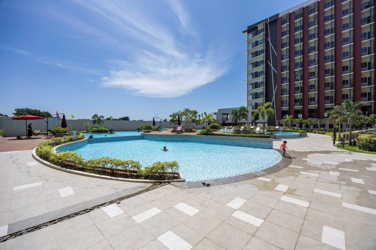 Pool 2, Elegant Wood-accent Studio With Balcony, Lapu-Lapu City